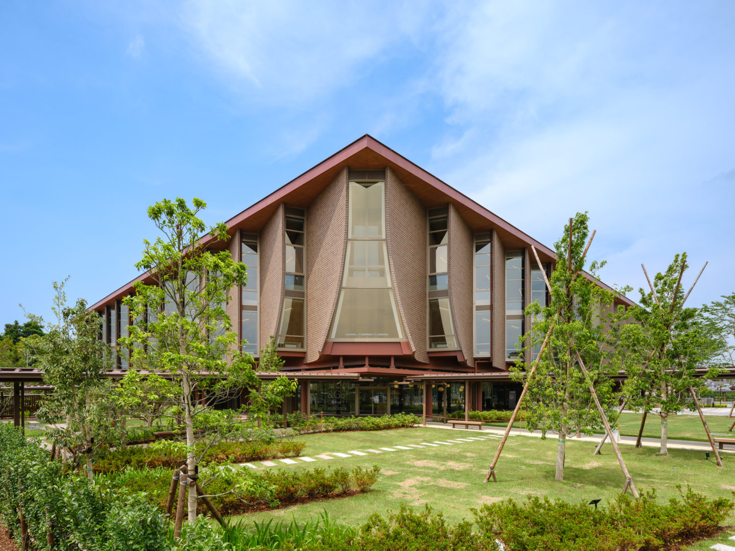 石川県立図書館