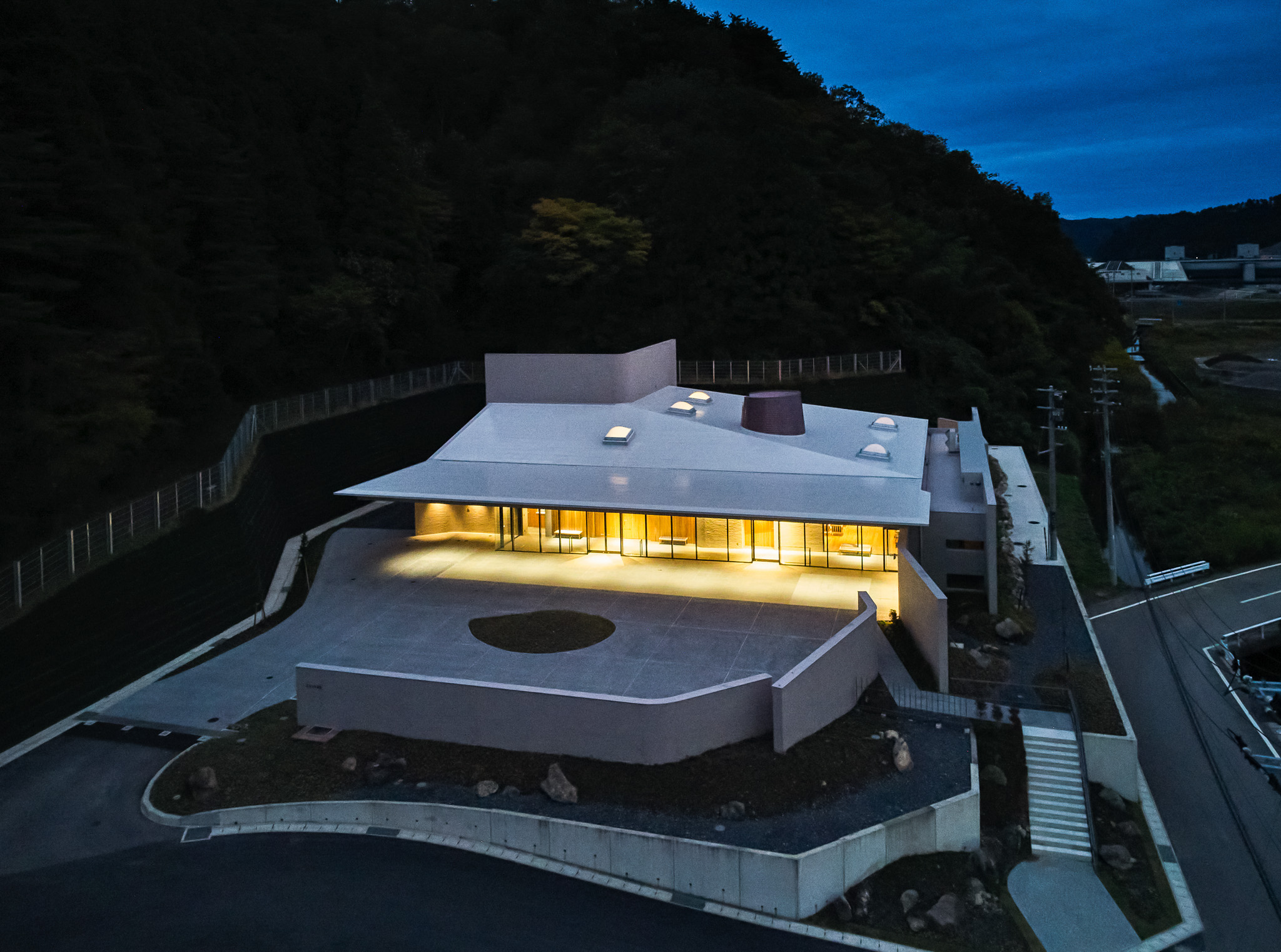 otsuch-ifuneral-hall1