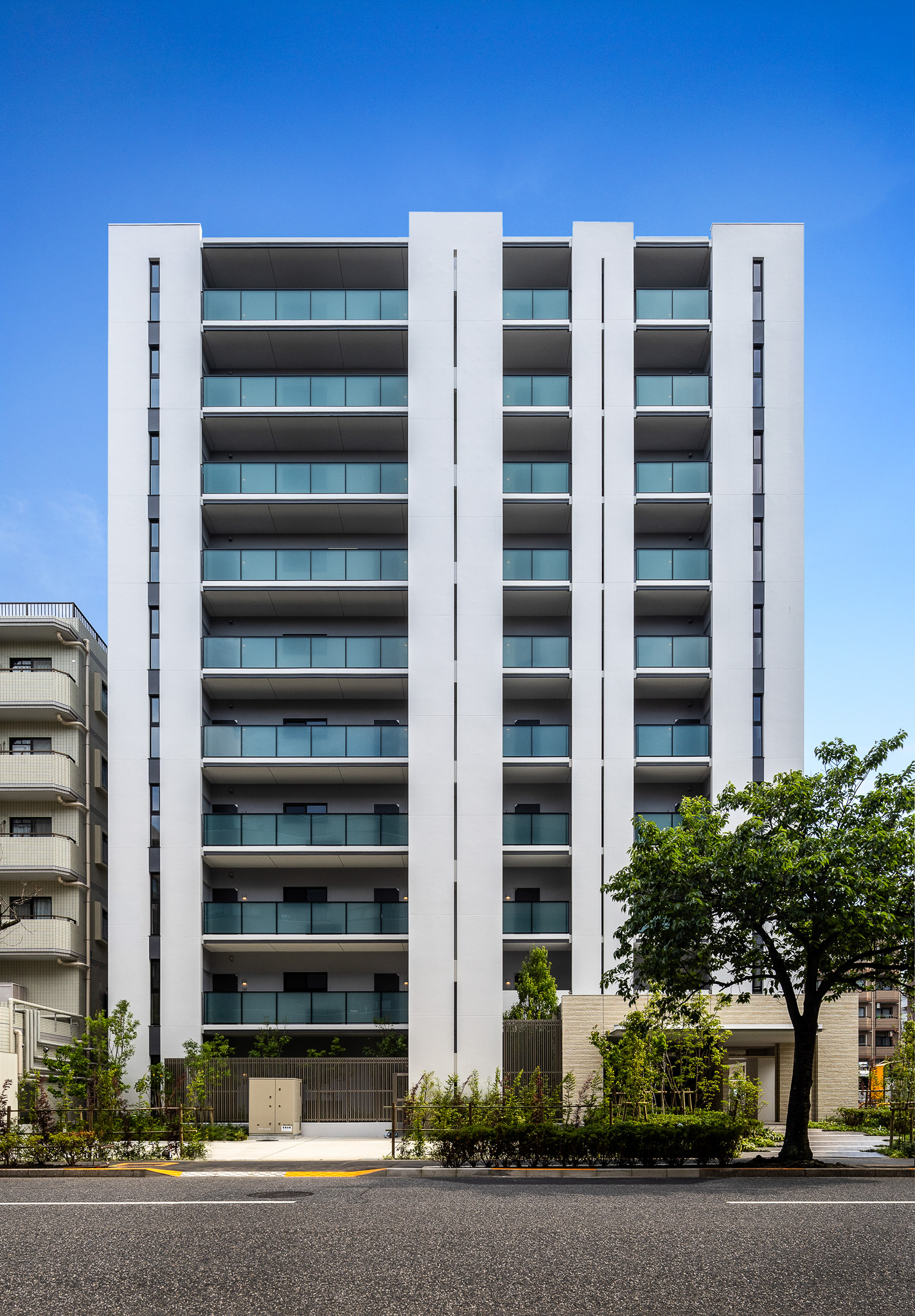 葛西マンション新築工事_00101 外観(廊下北面)