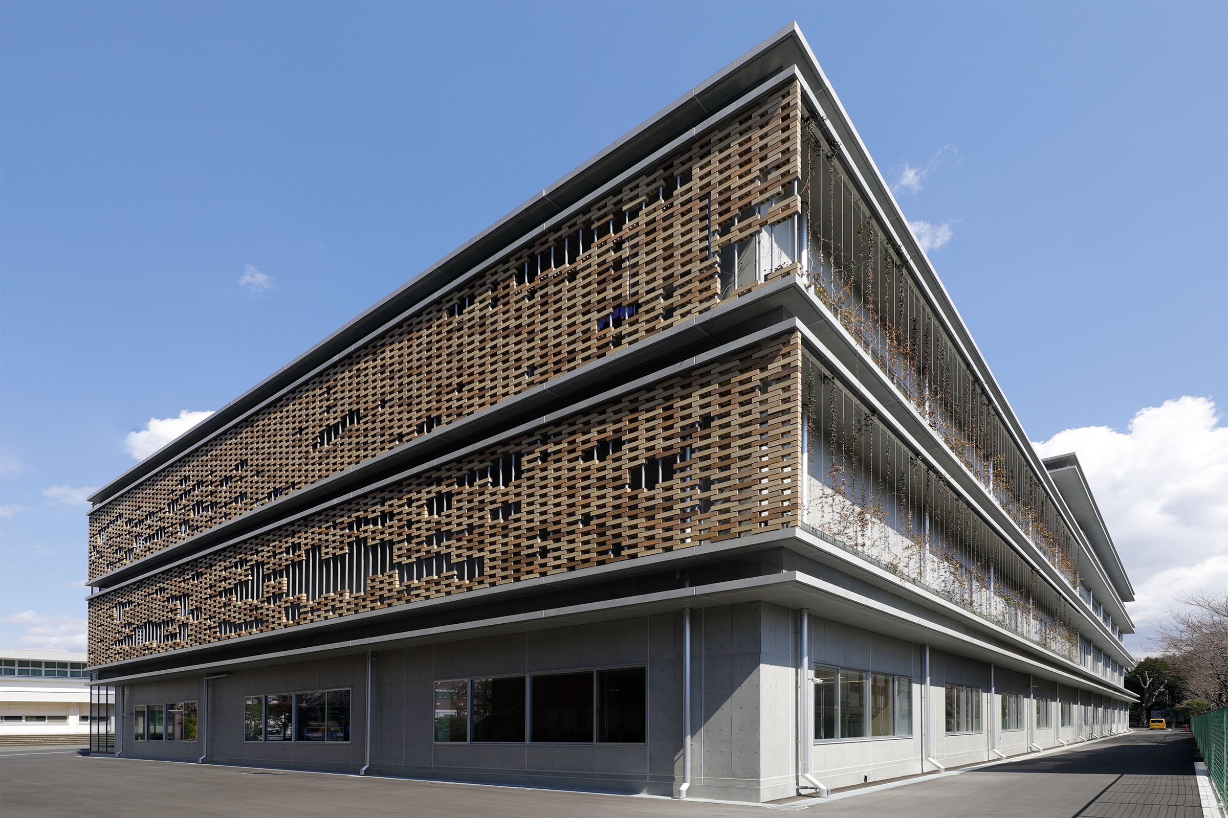 日本大学国際関係学部図書館兼本館02